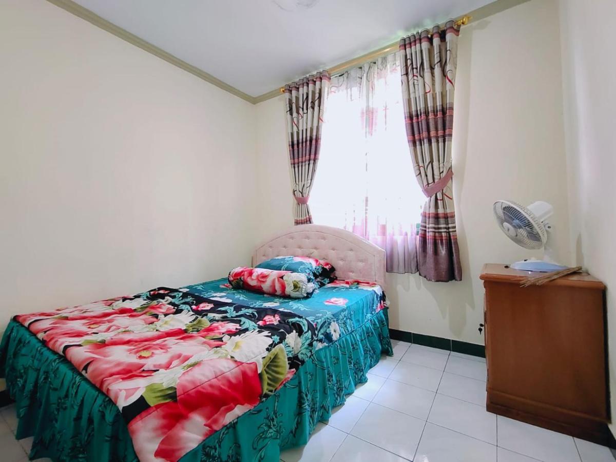 Villa Semesta Cikundul Экстерьер фото
