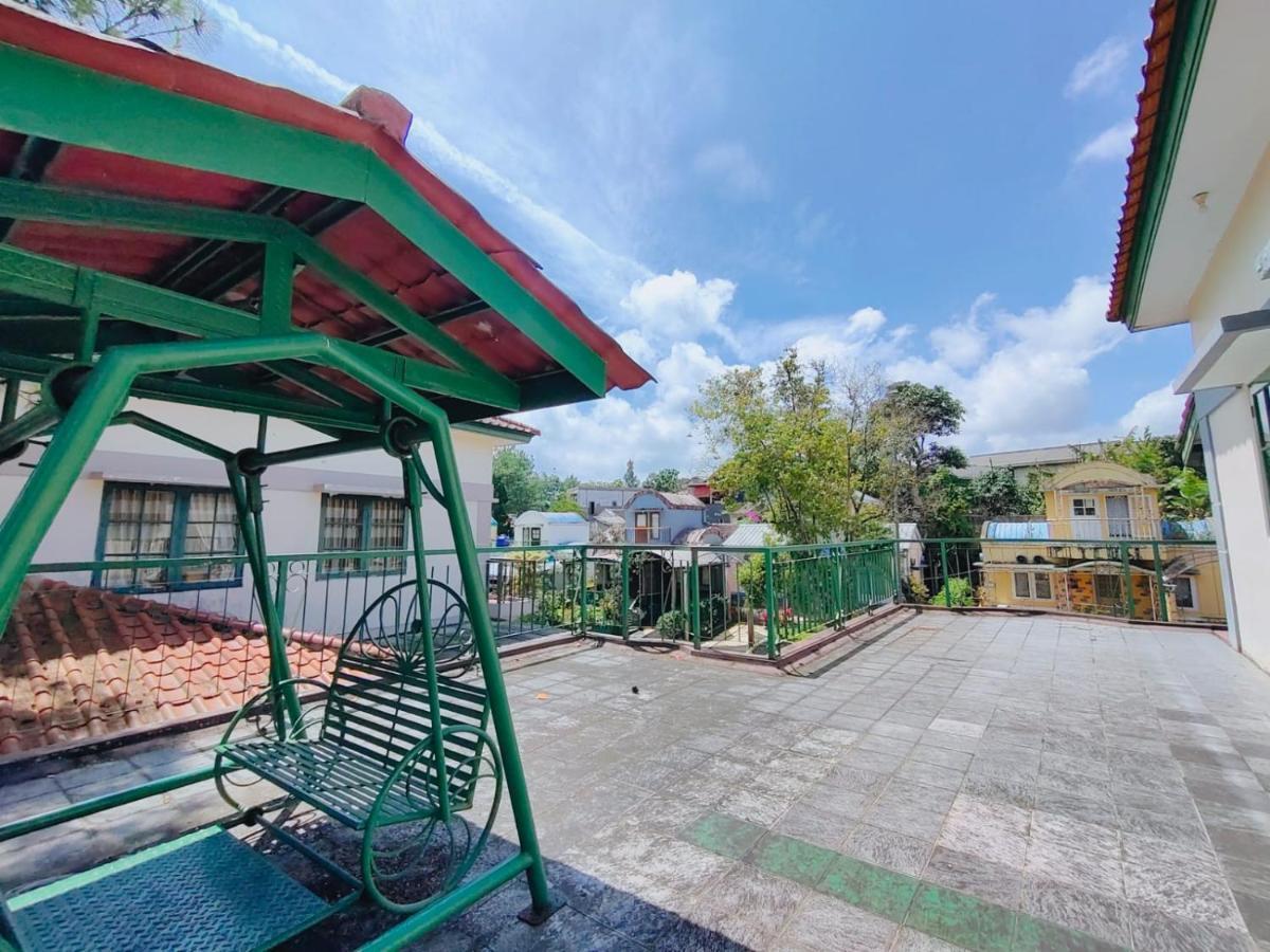 Villa Semesta Cikundul Экстерьер фото
